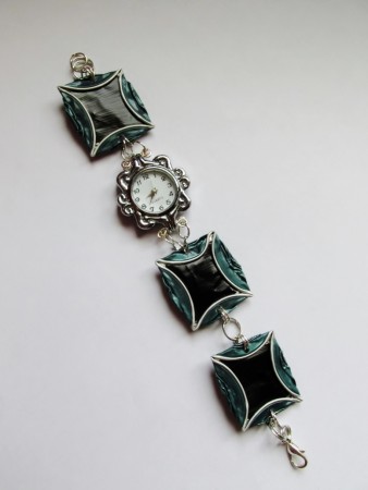 Zöld-fekete óra - Ár: 3.490 Ft